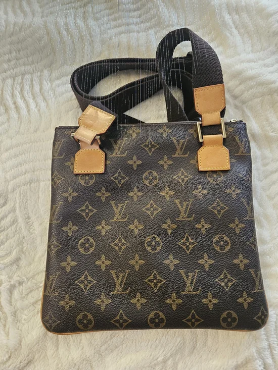 Louis Vuitton Monogram Canvas Messenger Bag in Brown and Tan - Picture 2 of 4